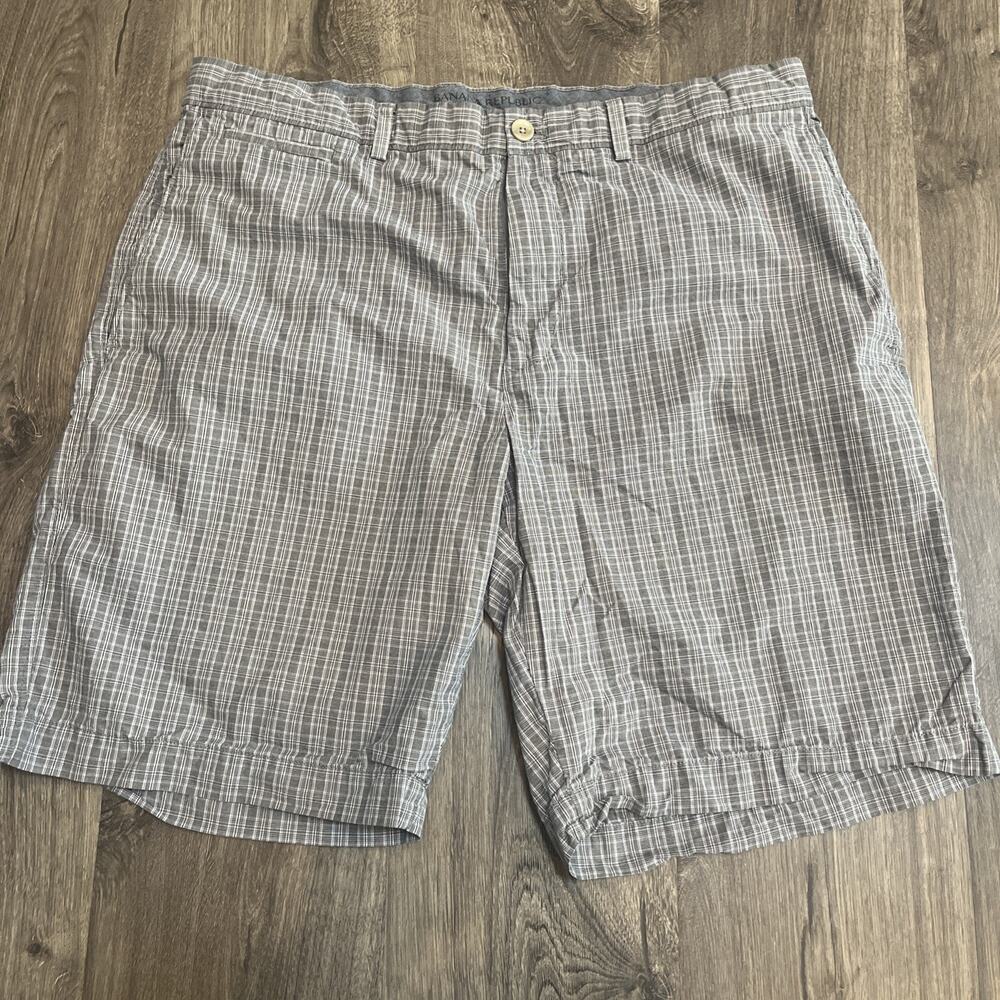Banana Republic Shorts Mens Sz 38 Grey Plaid Cotton Casual Pockets 10” Inseam